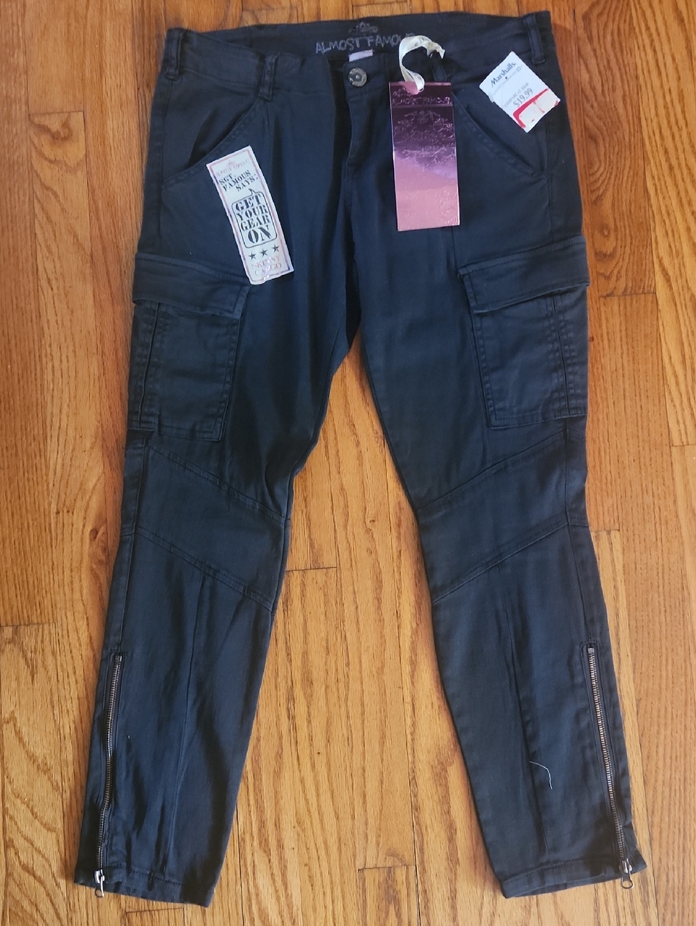NWT Womens Almost Famous Black Cargo Skinny Crop Pants Size 7